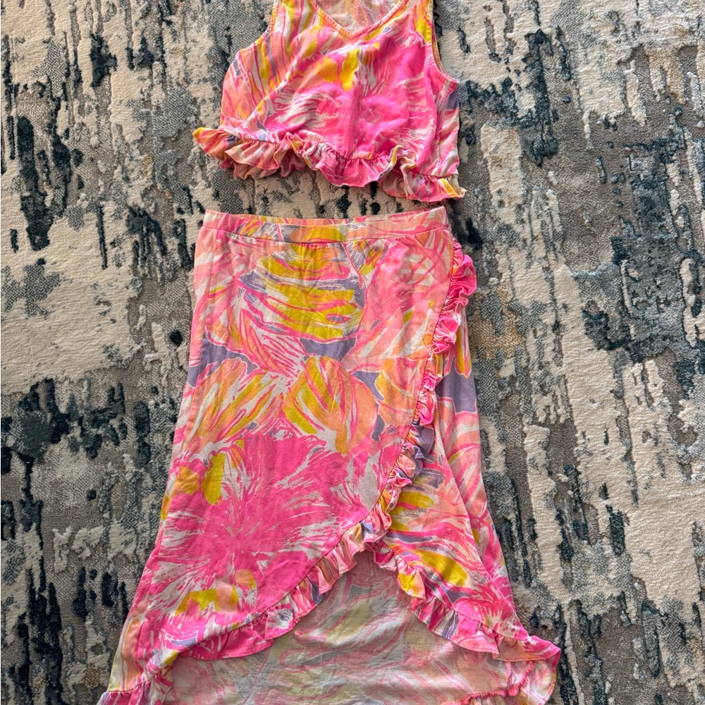 Lilly Pulitzer Pink and Orange Patterned Fabric